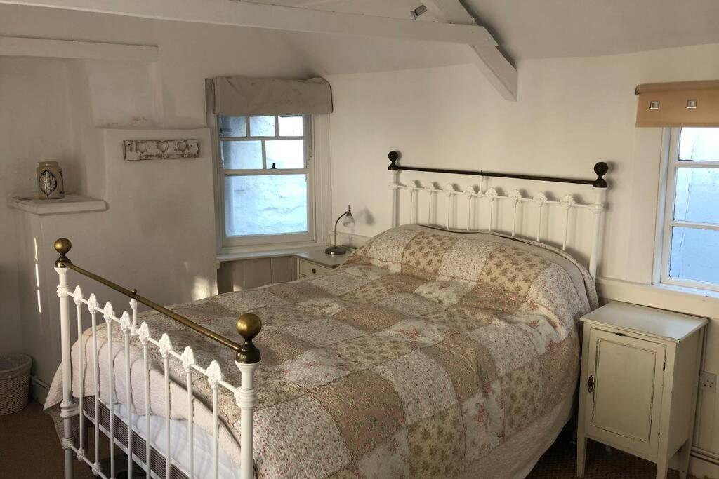 ポート・アイザックMolls Yard Newly Decoratedアパートメント エクステリア 写真