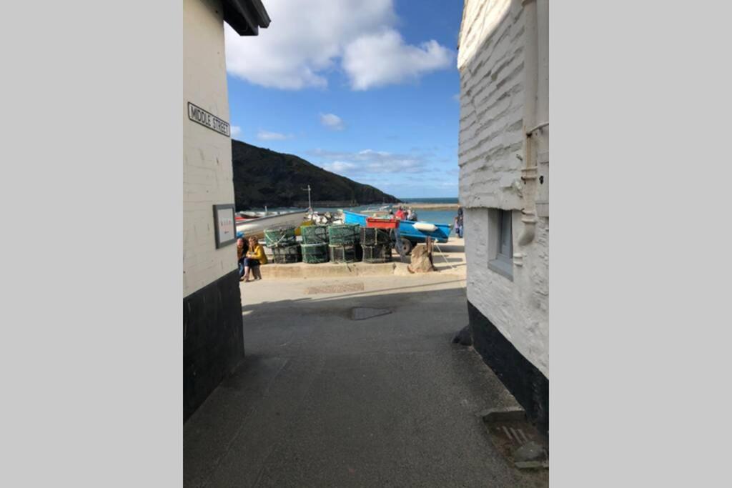 ポート・アイザックMolls Yard Newly Decoratedアパートメント エクステリア 写真